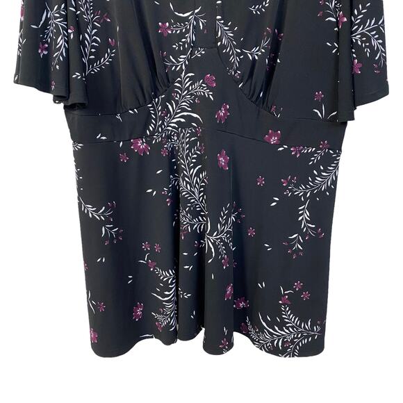 Women's TORRID SZ 2 Short Sleeve Top Blouse Black Floral Print Stretchy - Picture 5 of 8